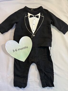GAP - LIKE NEW - Black Tuxedo Baby Outfit/Romper